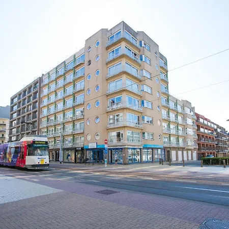 Apartment Partial Sea View Getaway *